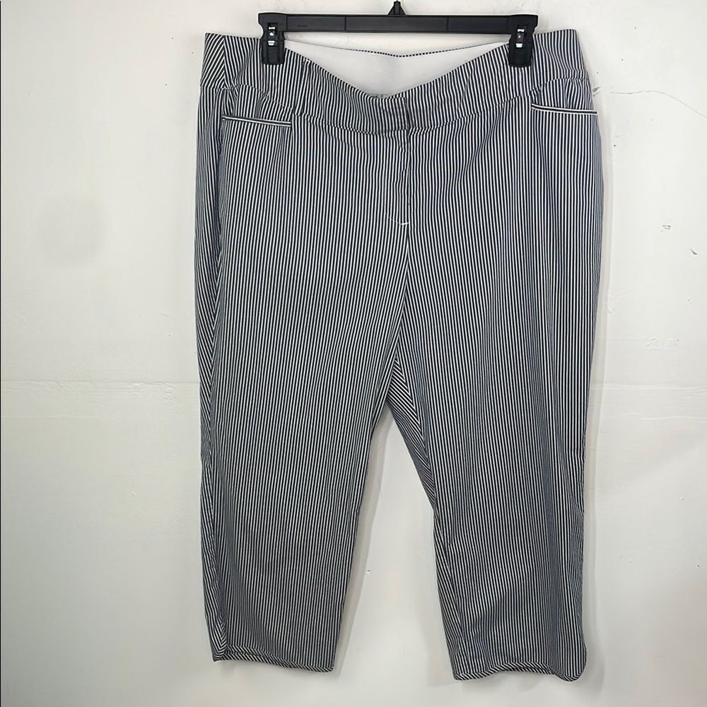 Lane Bryant The Allie Pants Capri Gray/White Stripes size 20